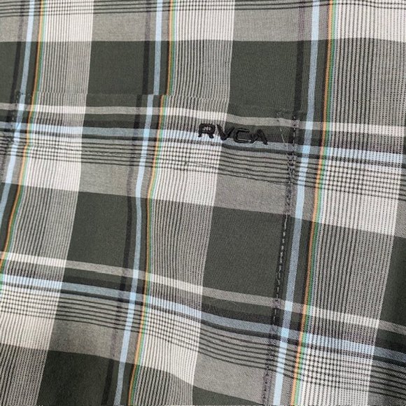 RVCA Brand Button Up Shirt Men's Size Medium Green Gray Plaid Long‎ Sleeve - Picture 2 of 9